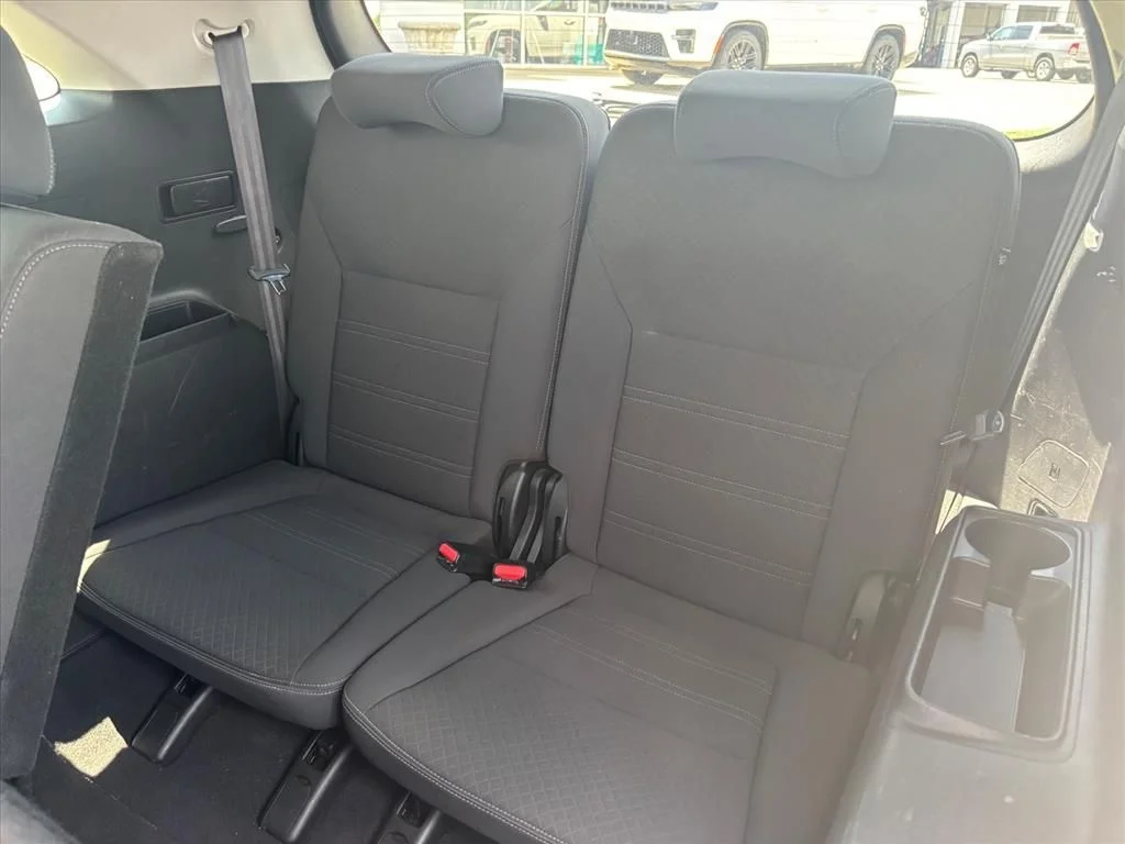 Used 2018 Black Kia LX image 13