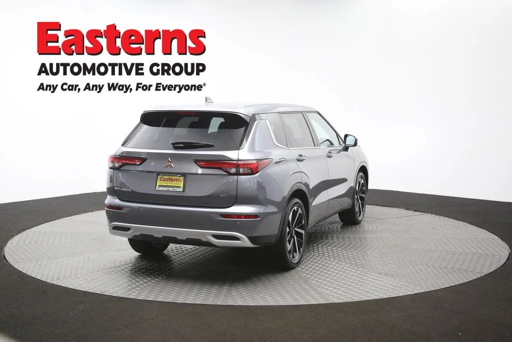 Used 2024 Gray Mitsubishi SE image 38