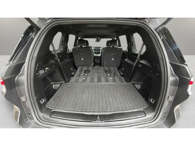 Used 2023 Gray Jeep Altitude image 34