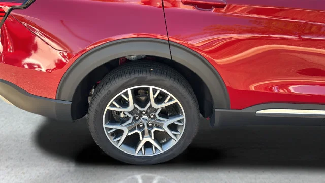 Used 2025 Red Ford Platinum image 37
