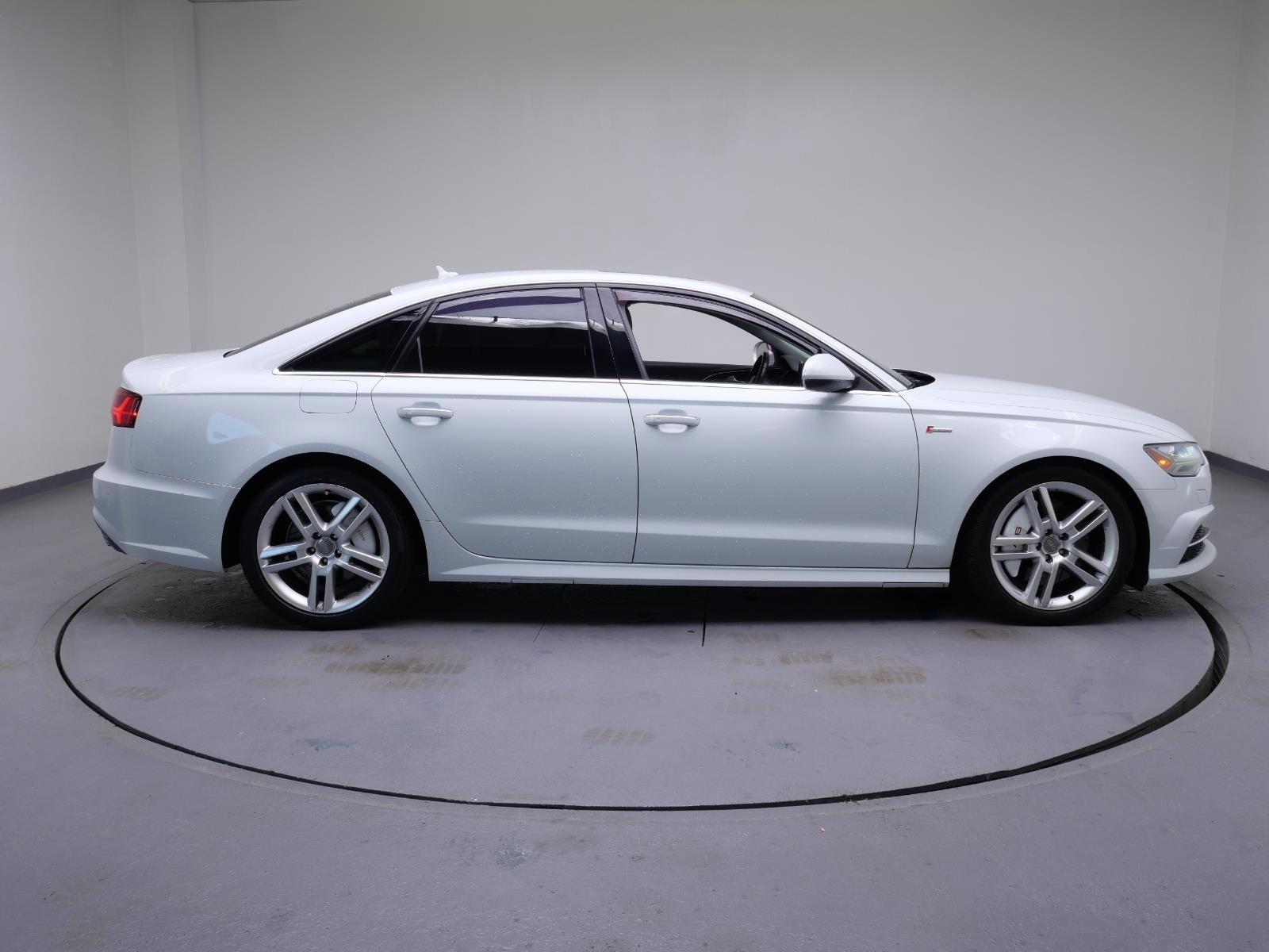 Used 2016 Glacier White Audi 3.0T Premium Plus image 4