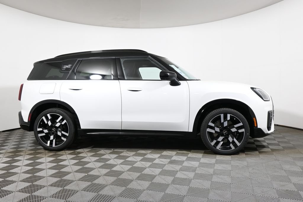 New 2027 White MINI Iconic image 8