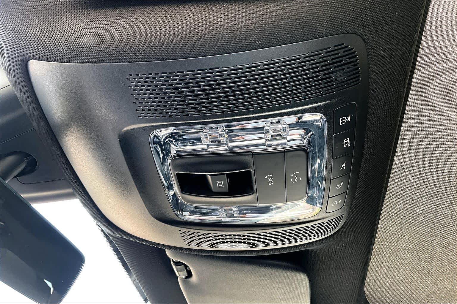 Used 2023 Night Black Mercedes-Benz GLB 250 image 32