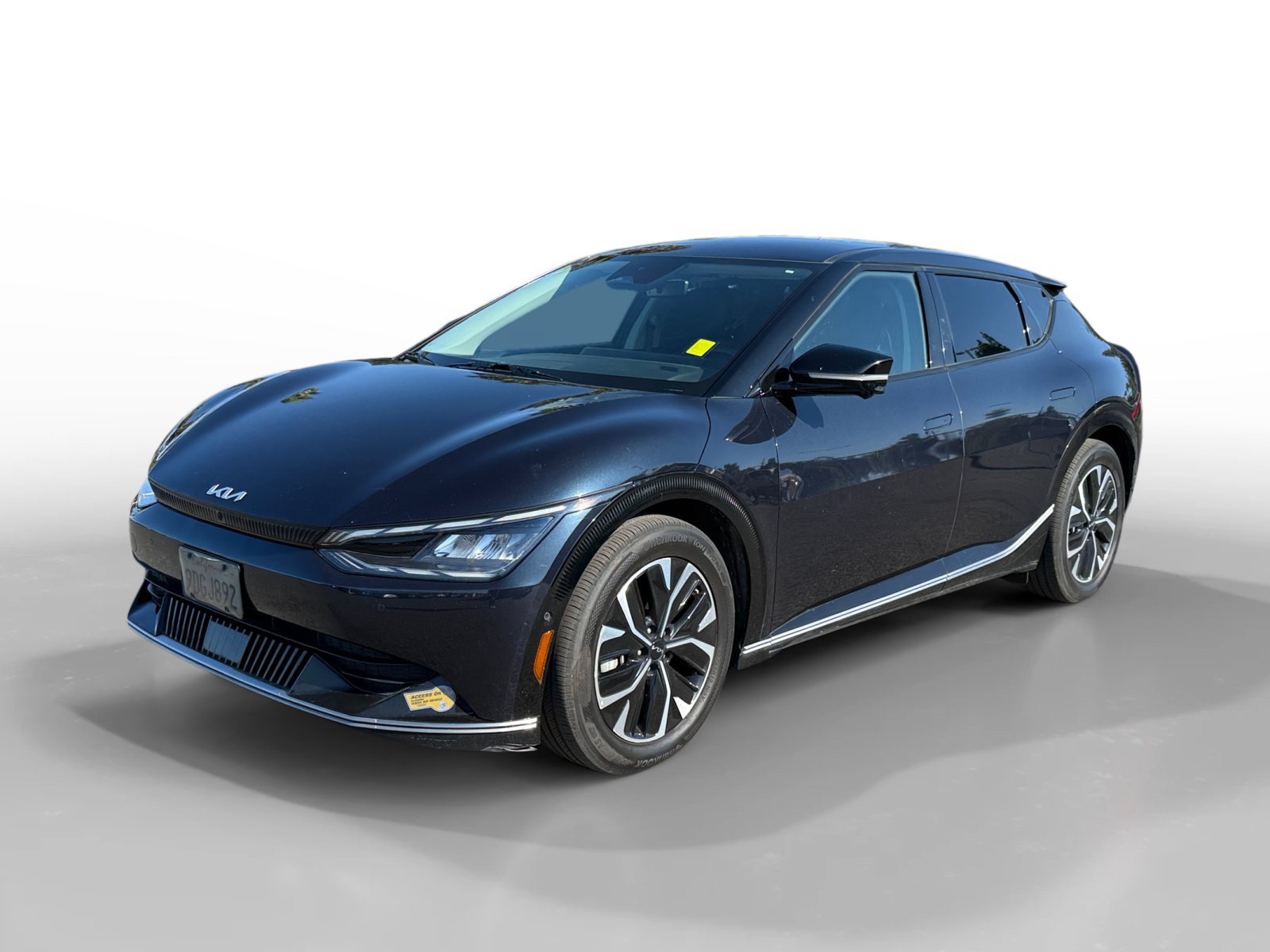 Used 2022 Blue Kia Wind image 1