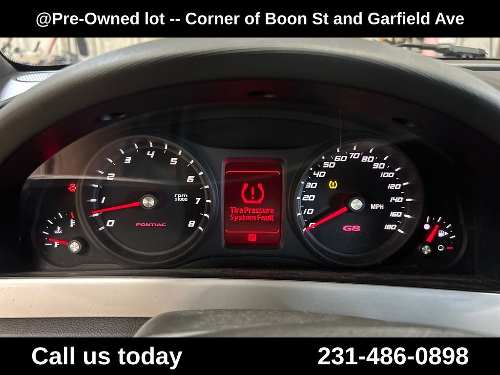 Used 2009 Red Pontiac Base image 25