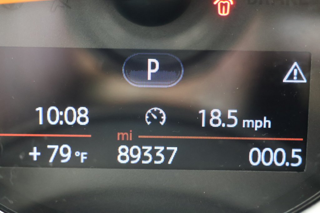 Used 2017 Thunder Gray Metallic MINI  image 13
