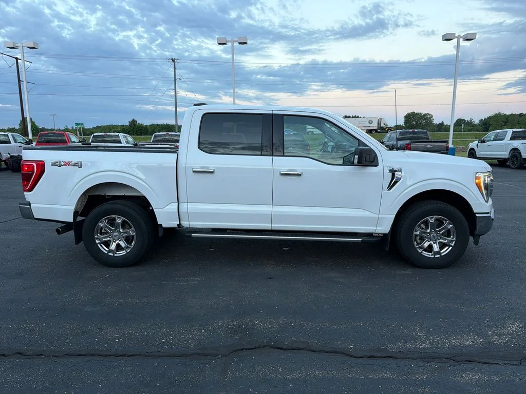 Used 2022 White Ford XLT image 6