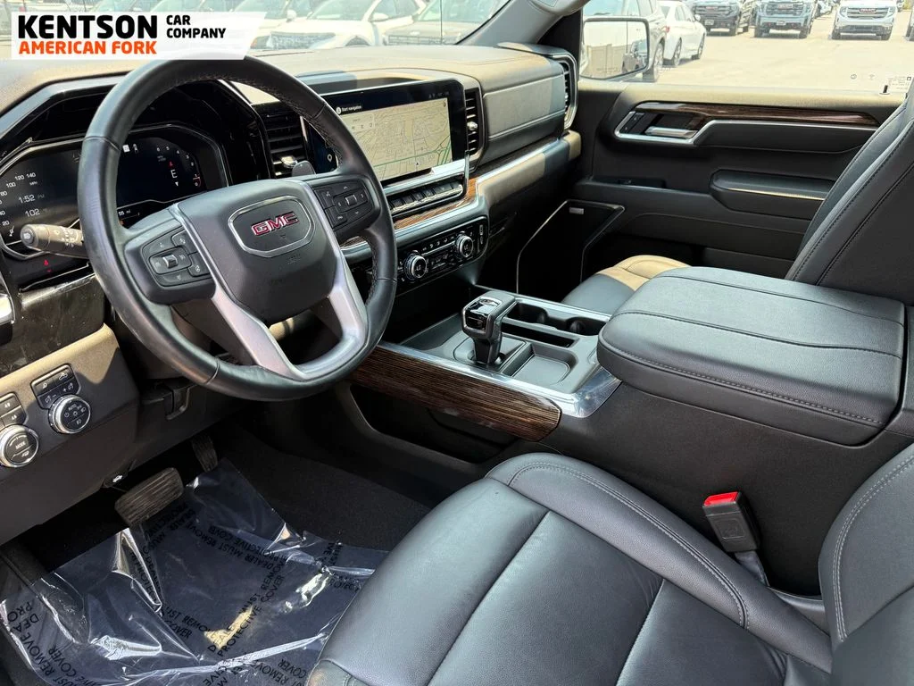 Used 2025 Black GMC Elevation image 29