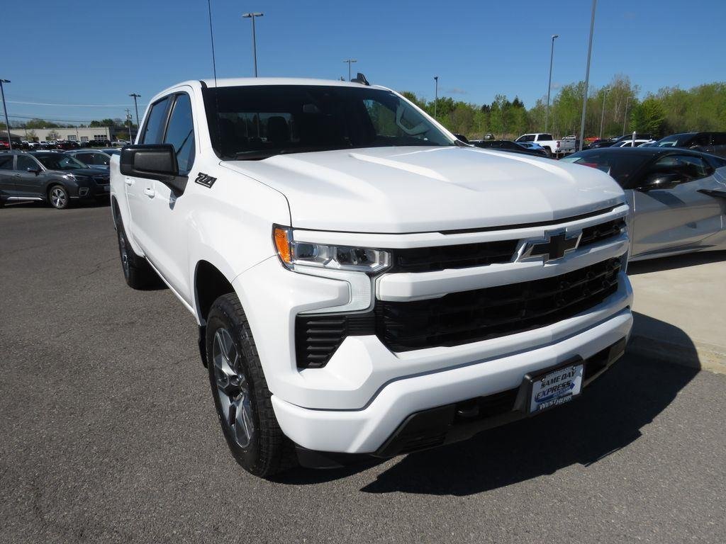 Used 2023 Summit White Chevrolet RST image 4