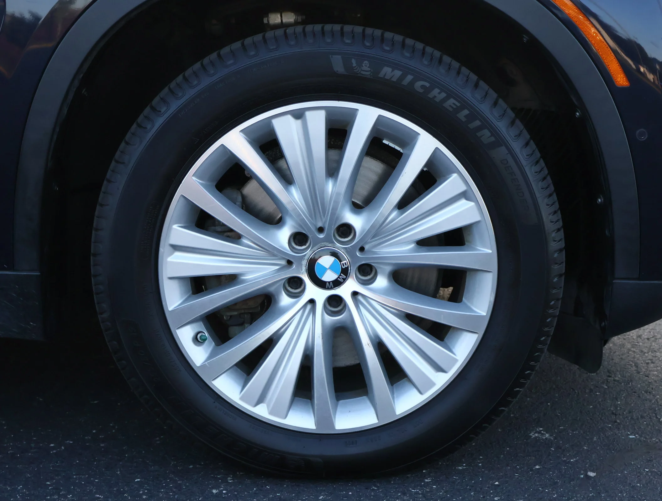 Used 2015 Blue BMW xDrive50i image 28