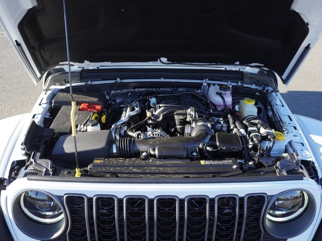 New 2026 Bright White Clear-Coat Exterior Paint Jeep Rubicon image 25