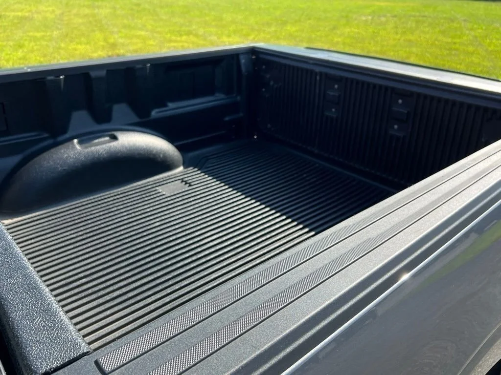 Used 2025 Gray Metallic Ford XLT image 15