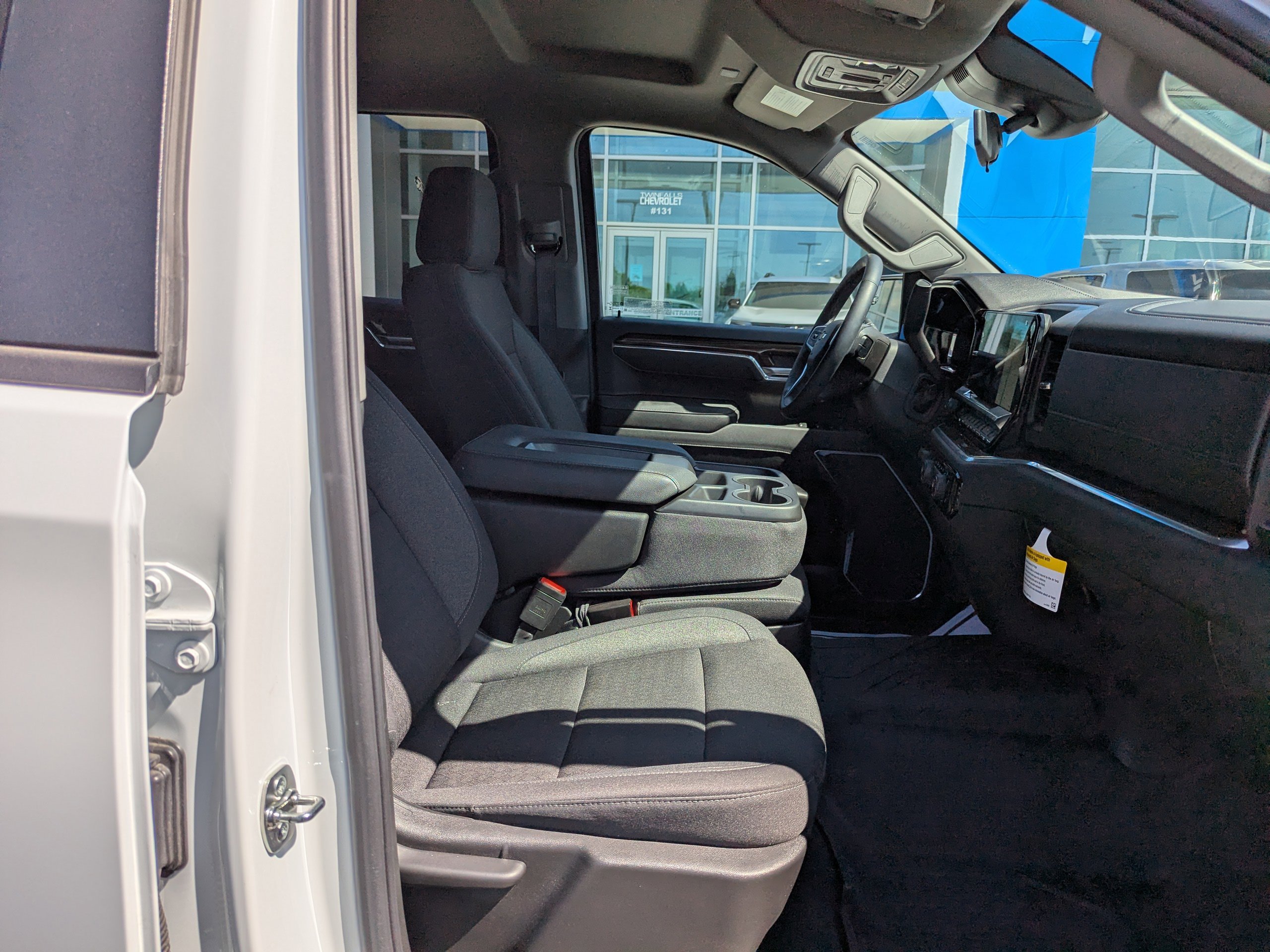New 2025 Summit White Chevrolet LT image 39