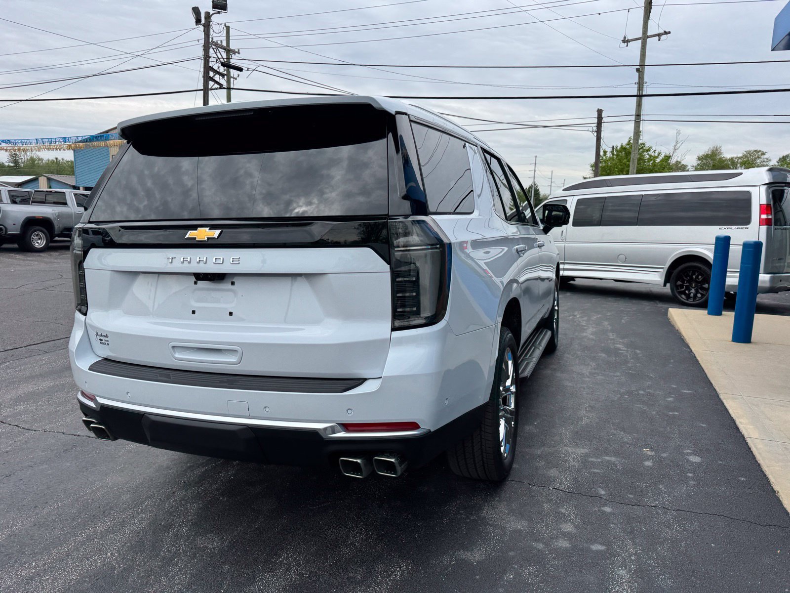New 2026 Polar White Tricoat Chevrolet High Country image 5
