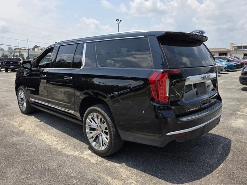Used 2022 Onyx Black GMC Denali image 10