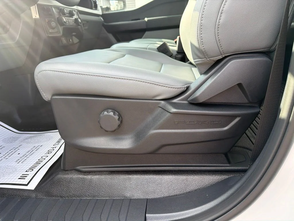 New 2027 Oxford White Ford F-250® XL image 14