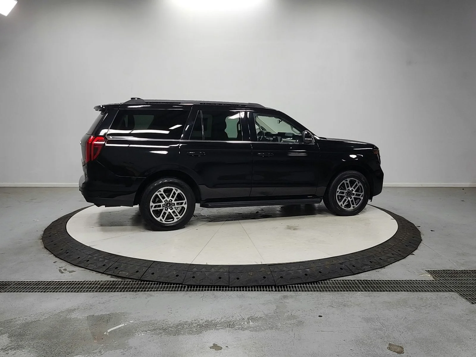 Used 2025 Black Ford Active image 8