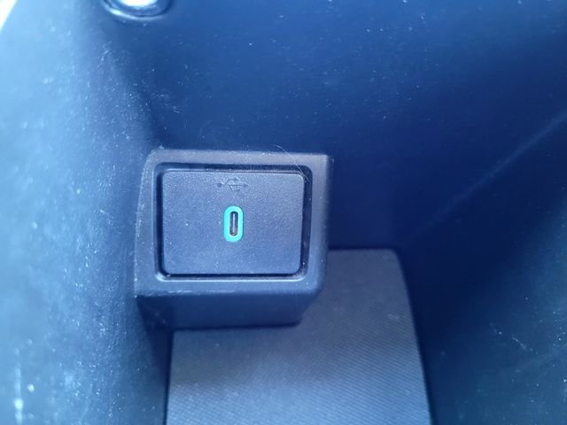 Used 2020 Gray Ford SE image 20