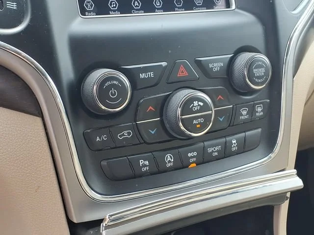 Used 2018 Black Jeep Laredo 4x4 image 6