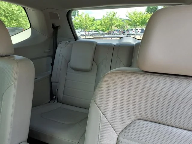Used 2019 Black Volkswagen SEL Premium image 21