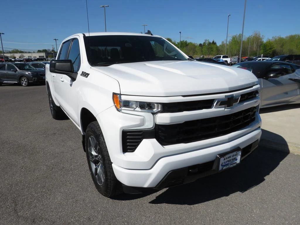 Used 2023 Summit White Chevrolet RST image 4