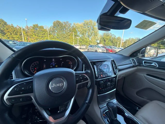 Used 2019 White Jeep Limited image 26