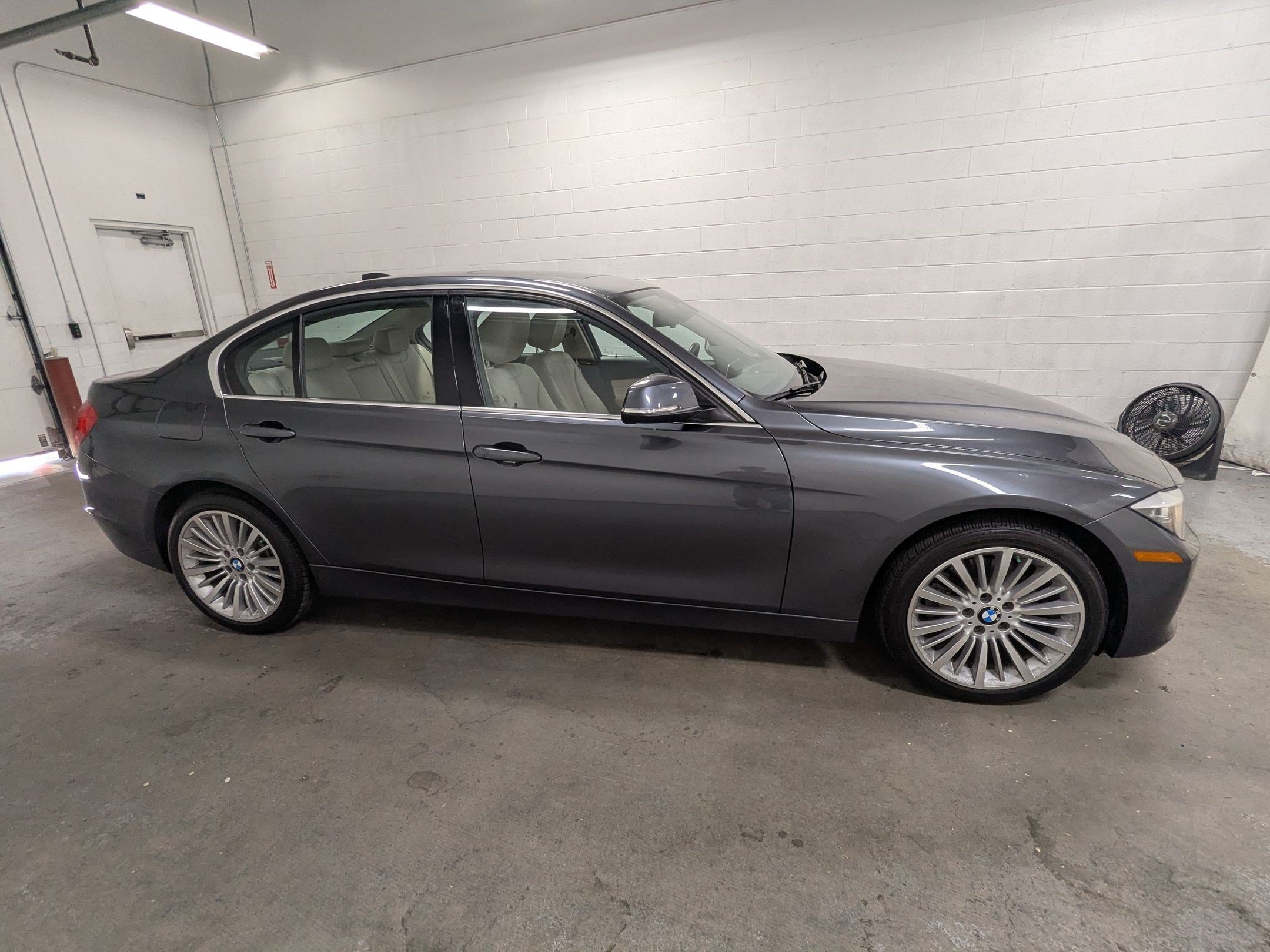 Used 2015 Mineral Grey Metallic BMW 328i xDrive image 3