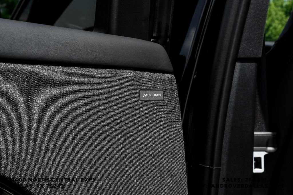 Certified Used 2025 Santorini Black Metallic Land Rover SE image 51