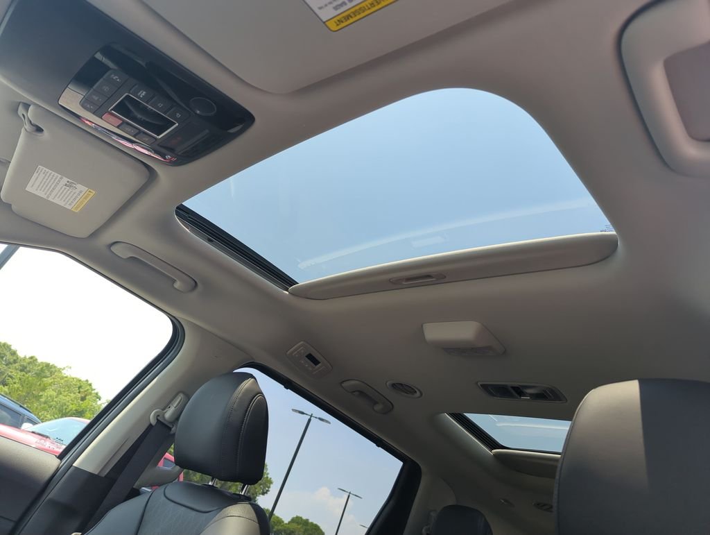 New 2026 Ceramic Silver Kia SX image 28