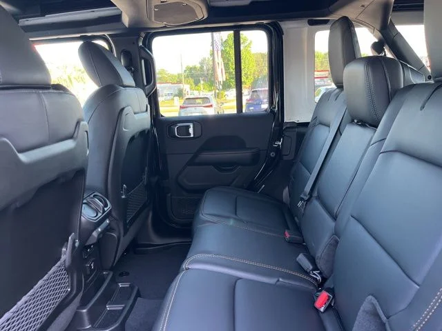 New 2026 Black Clear-Coat Exterior Paint Jeep Sahara image 11