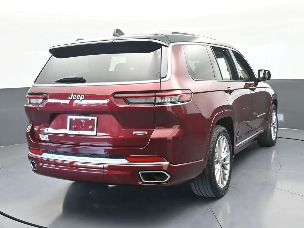 Used 2023 Velvet Red Pearlcoat Jeep Summit image 4