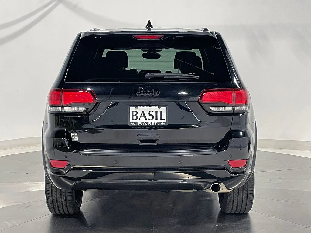 Used 2022 Black Jeep Laredo X image 12