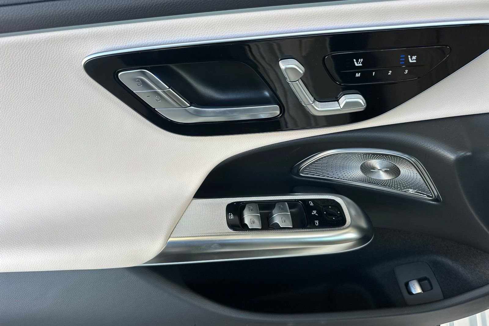2026 Mercedes-Benz E-Class E350 - Photo 24