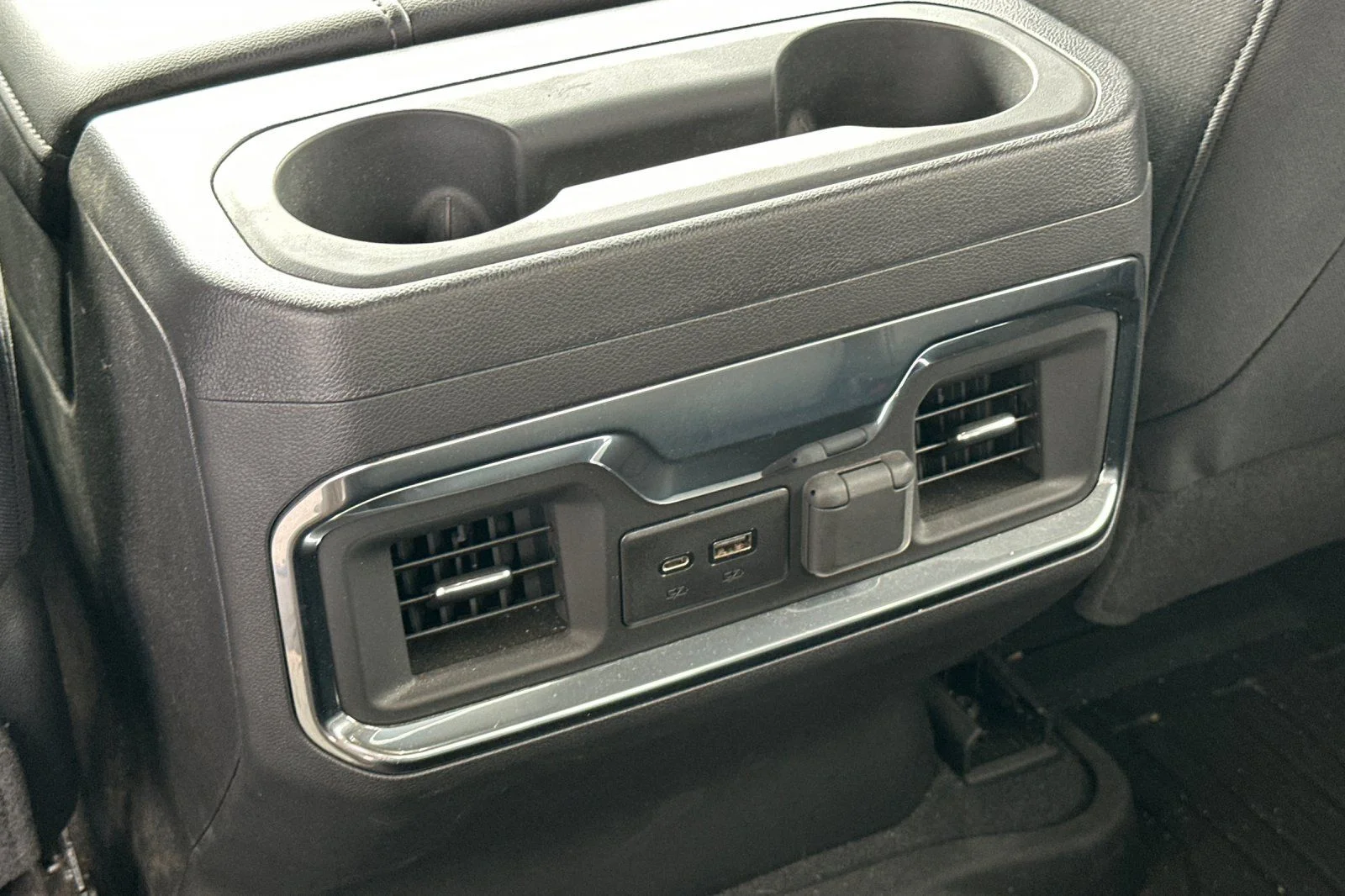 Used 2020 Gray GMC Elevation image 15