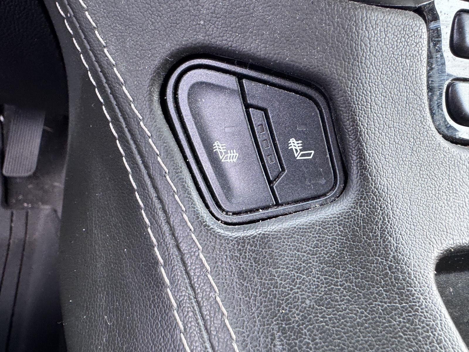 Used 2020 Silver Ice Metallic Chevrolet LT image 17