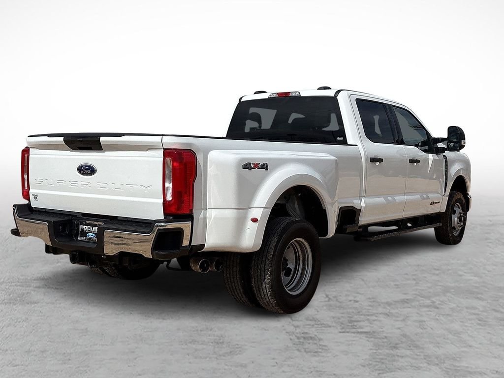 Used 2025 Oxford White Ford XLT image 11