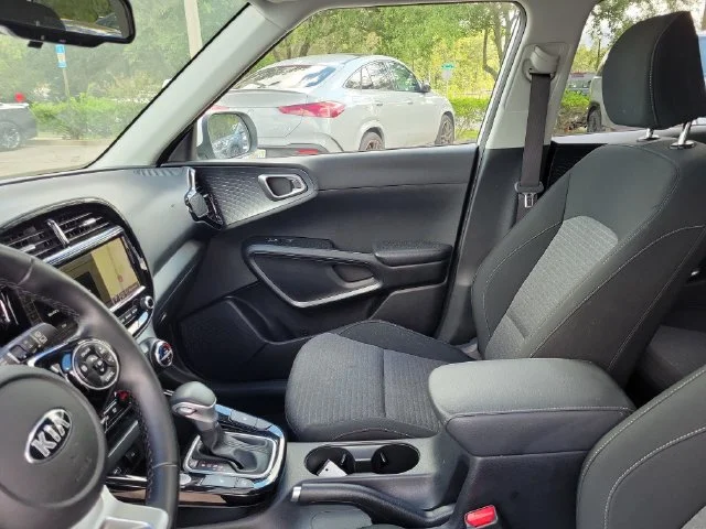 Used 2021 White Kia EX image 19