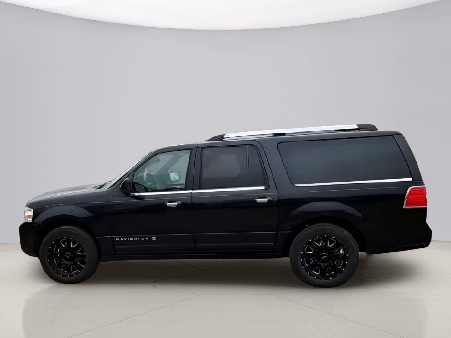 Used 2013 Black Lincoln L 4WD image 4