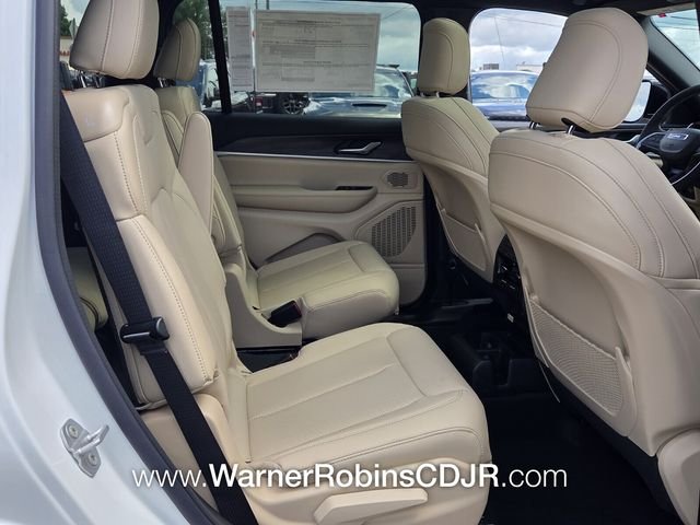 New 2026 Bright White Clear-Coat Exterior Paint Jeep Limited image 17