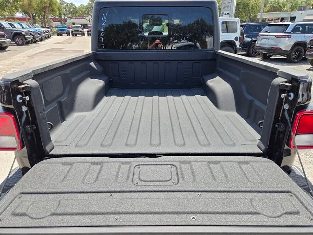 New 2026 Black Clear-Coat Exterior Paint Jeep 85th Anniversary Edition image 9