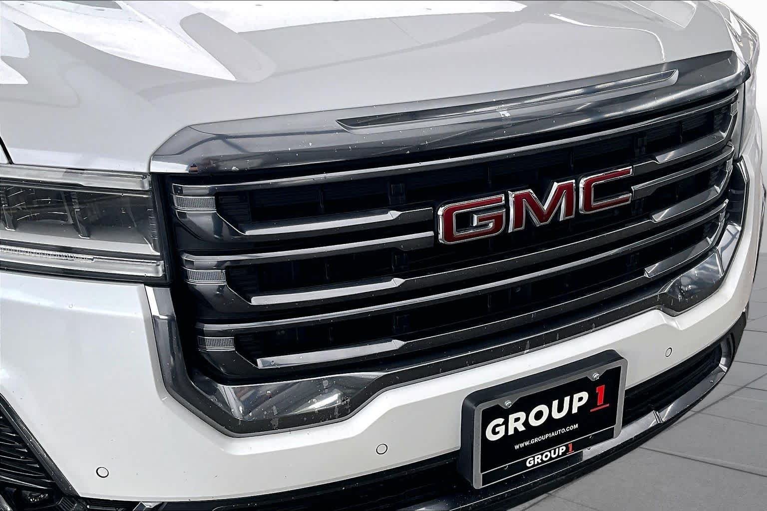Used 2023 White Frost Tricoat GMC AT4 image 29