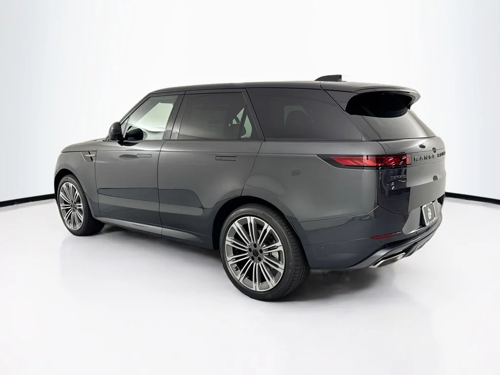 New 2026 Carpathian Grey Land Rover Dynamic SE image 7