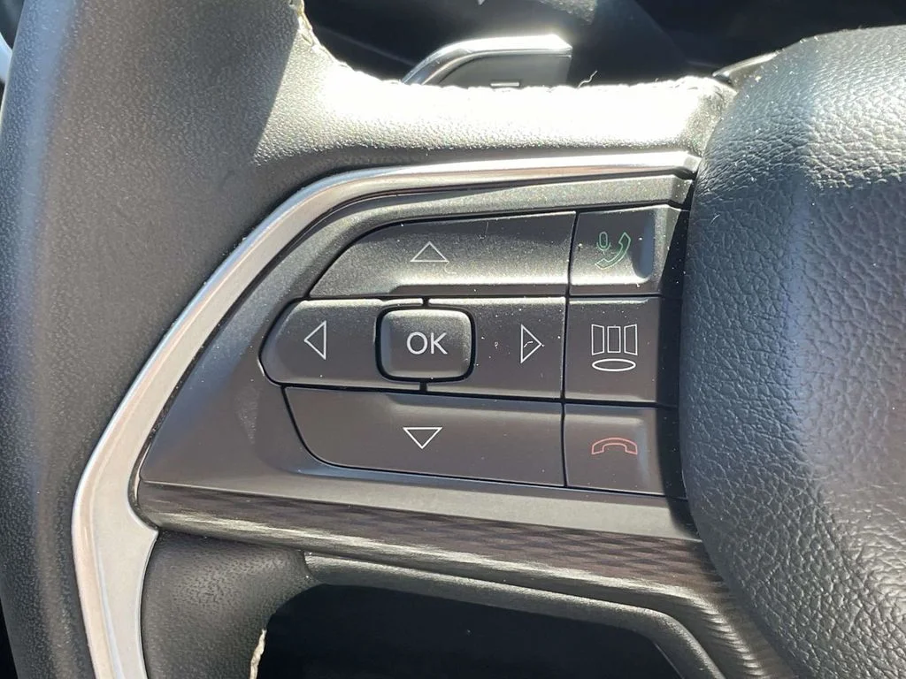 Used 2024 White Jeep Altitude X image 31