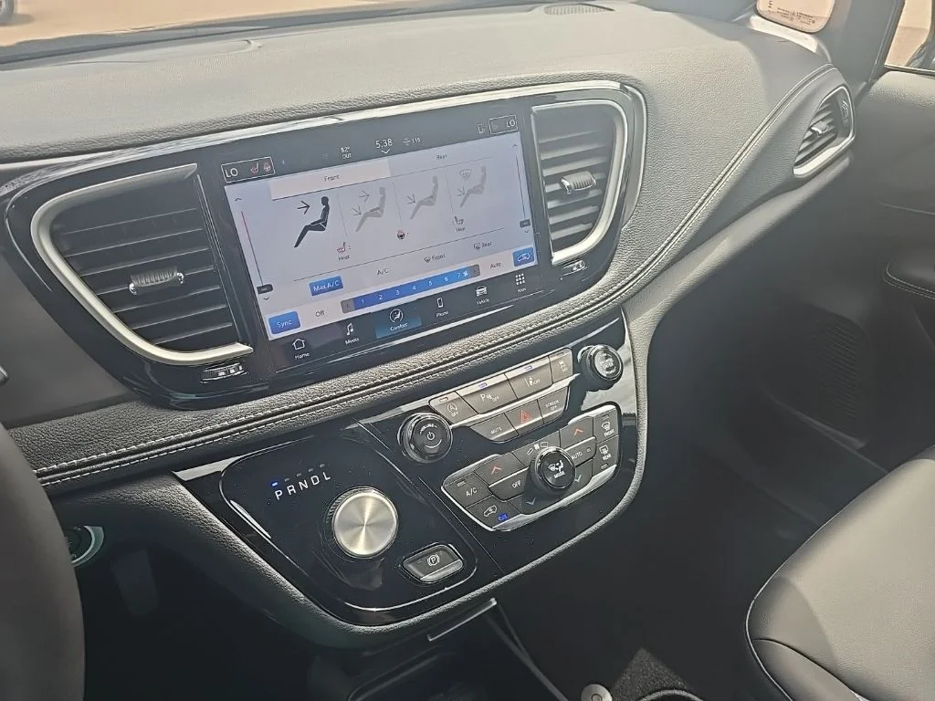 2025 Chrysler Pacifica Select - Photo 11