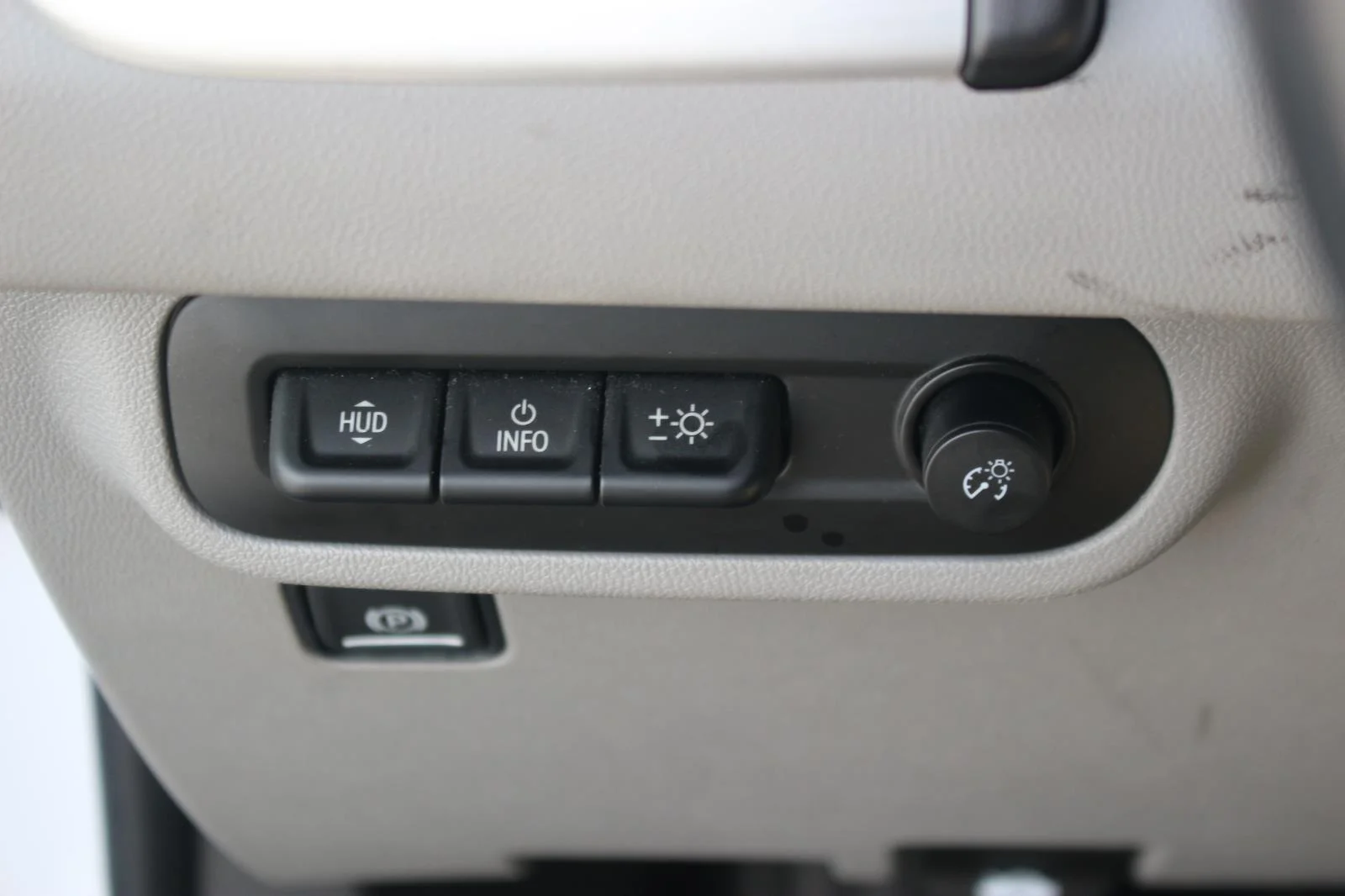 Used 2022 White Frost Tricoat GMC SLT image 33