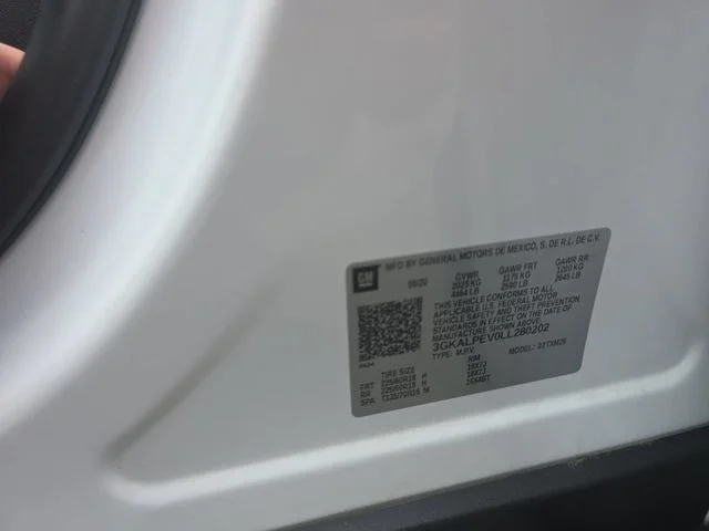 Used 2020 White GMC SLT image 36