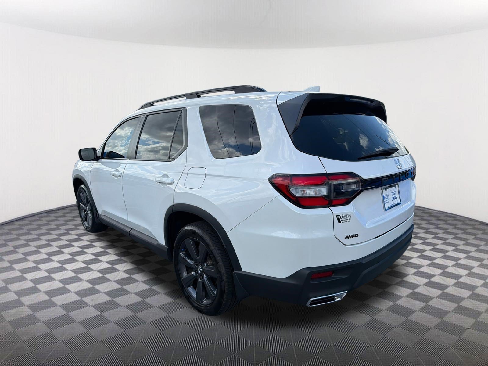 Used 2025 White Honda Sport image 5