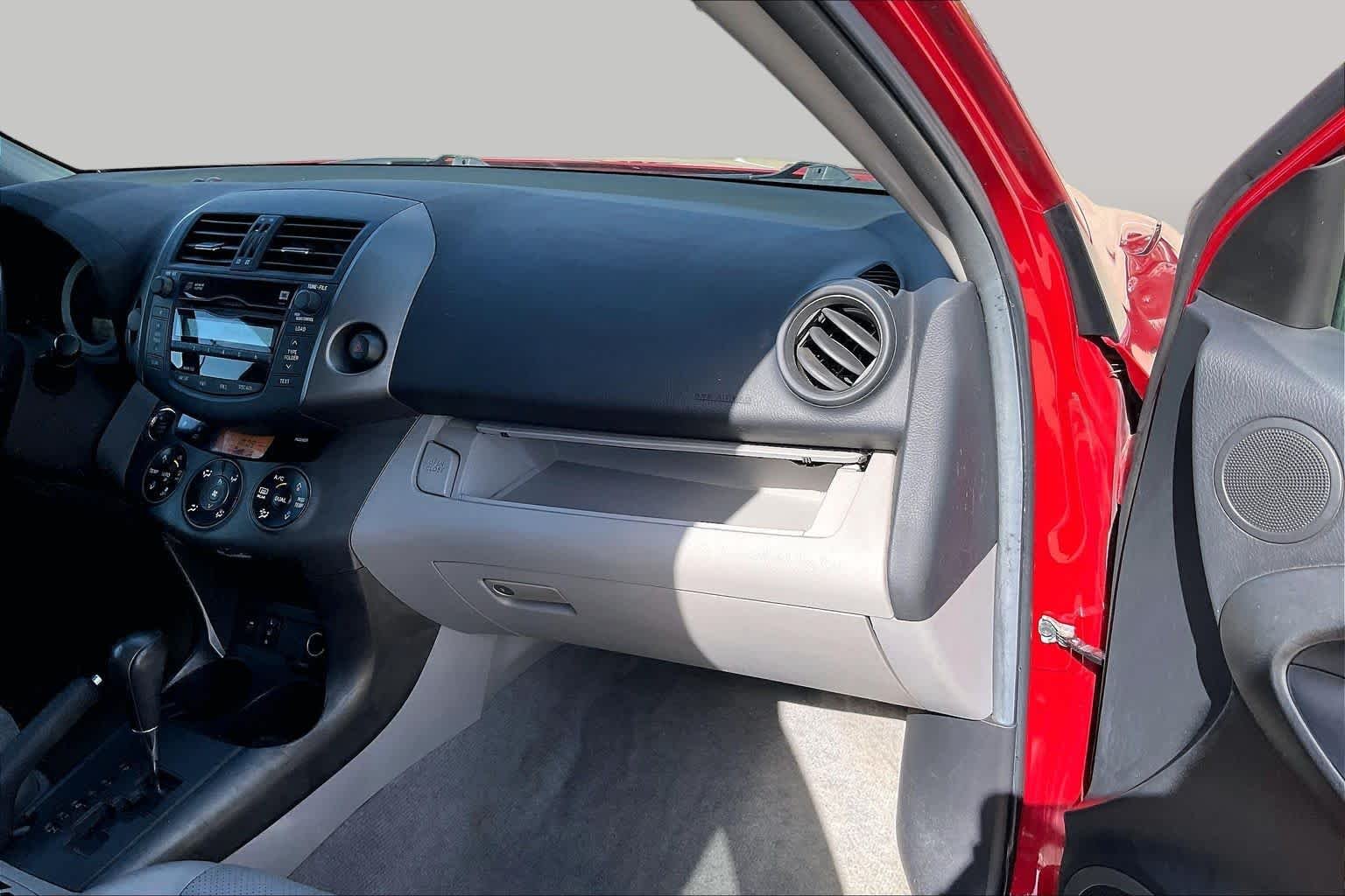 Used 2011 Barcelona Red Metallic Toyota Ltd image 17