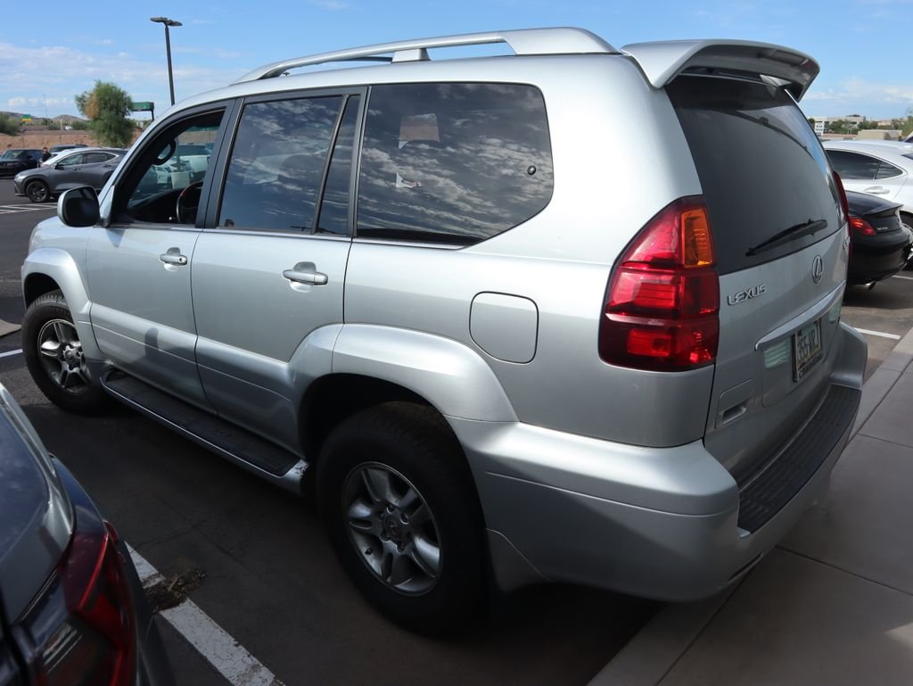Used 2006 Titanium Metallic Lexus 470 image 2