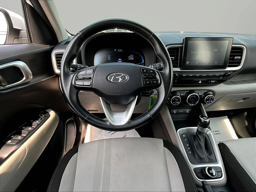 Used 2023 White Hyundai SEL image 8